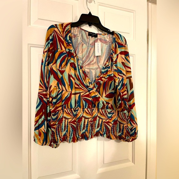 Lane Bryant Multicolor Print Cropped Deep V Neck Blouse 22/24 Stretch Waist NWT - Picture 1 of 8
